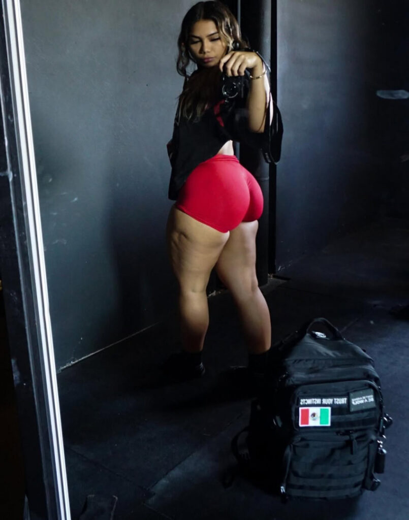 Instagram – yanelly/yanellys60/tqnelly – Nude