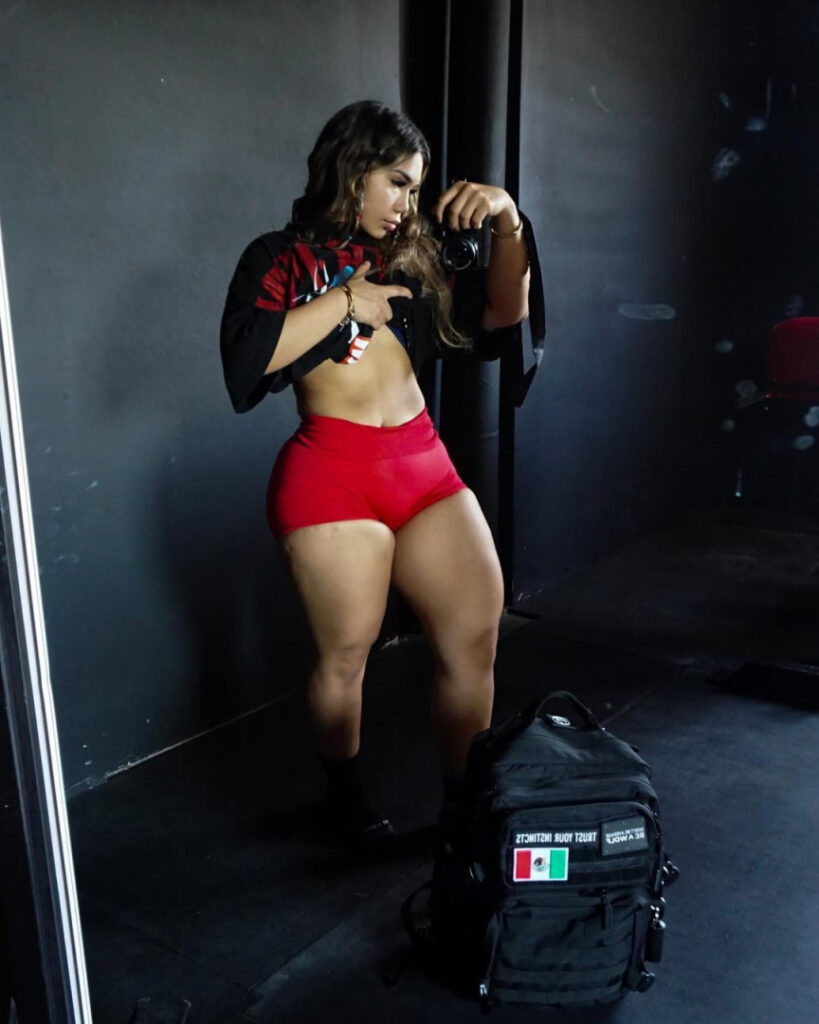 Instagram – yanelly/yanellys60/tqnelly – Nude