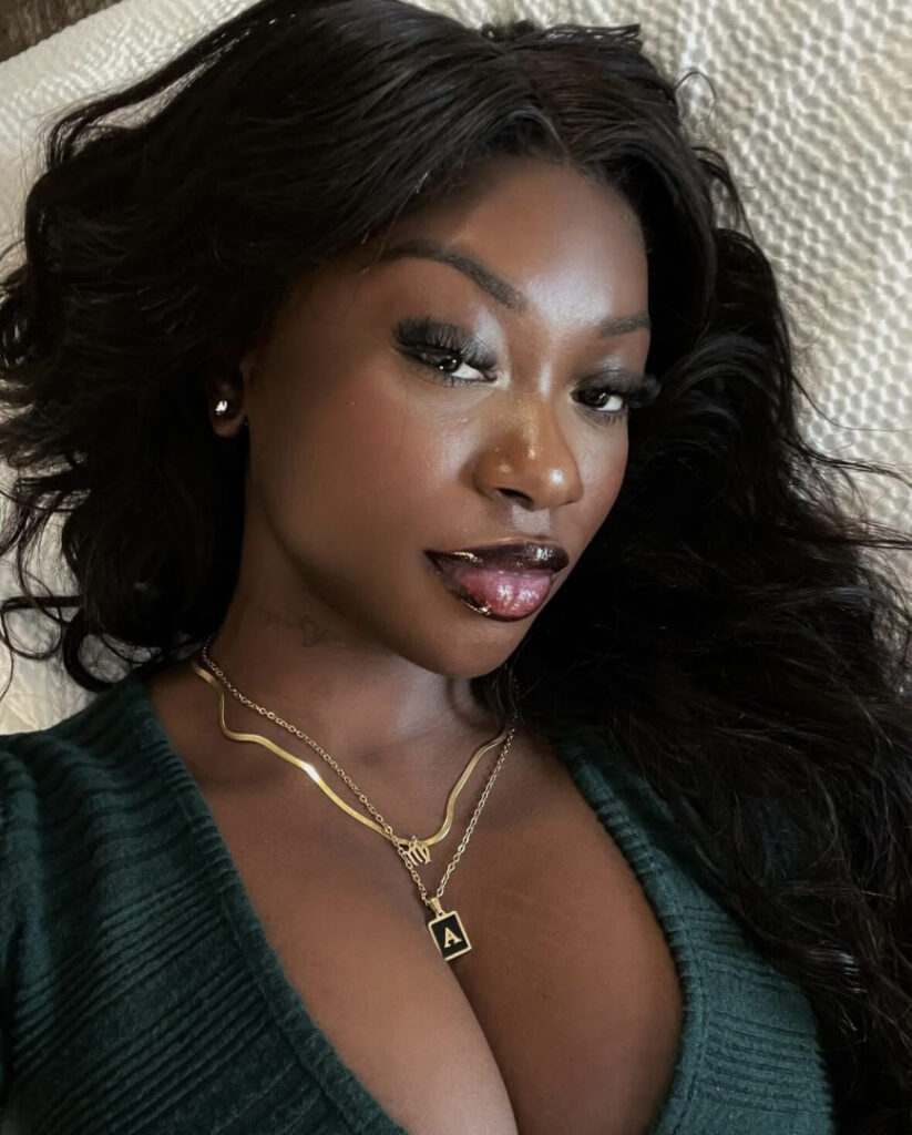 Instagram – yanjusofine_ – Nude Leaks