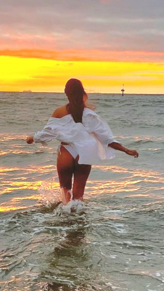 Instagram – Yesha Sagar – Nude