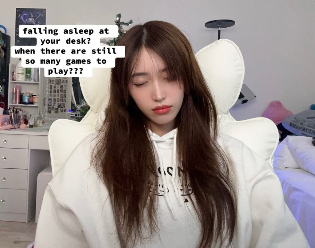 Twitch – Petite – Asian – Yoojin / Yoojpls – Nude