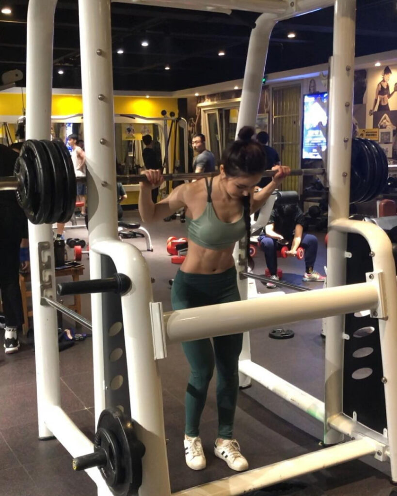 Instagram – Yuan Herong – Nude