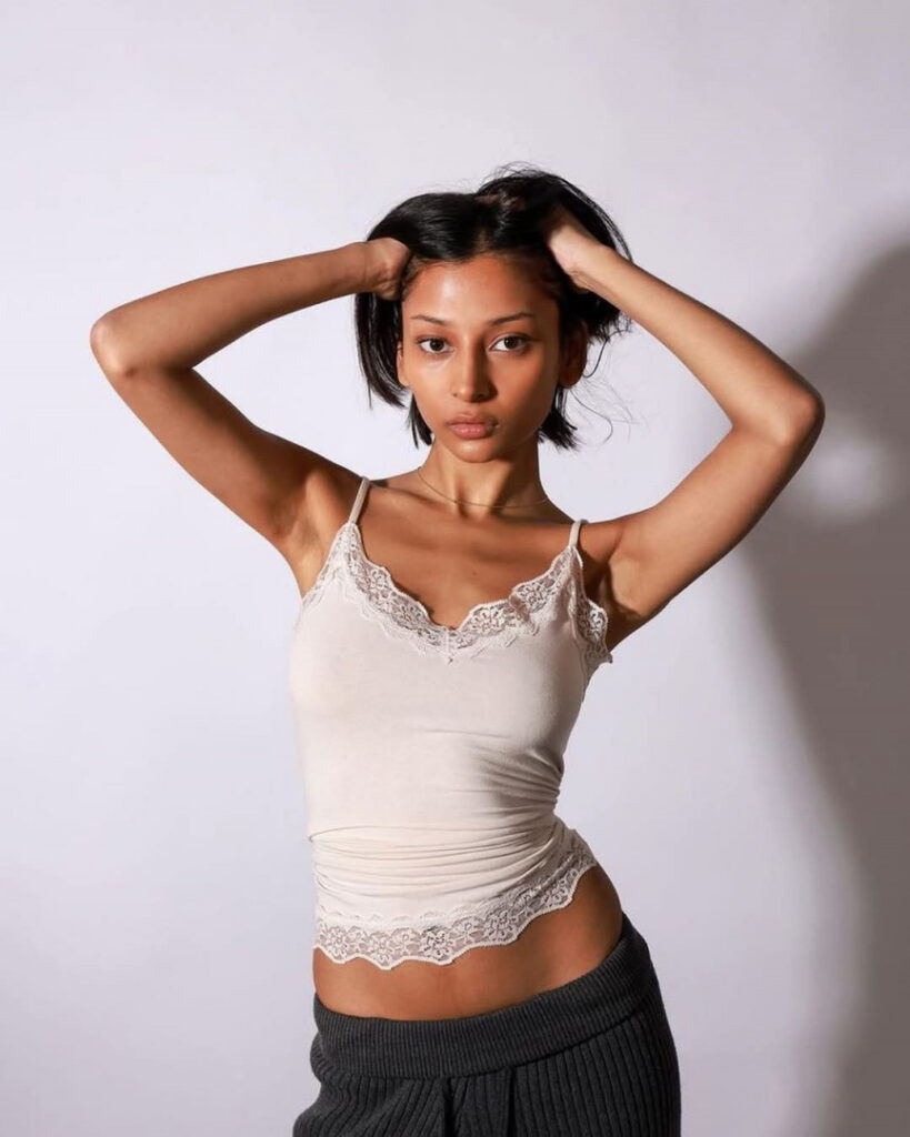 TikTok – Instagram – Zaina Sarah / zaina.sarah / zainaontoast – Nude