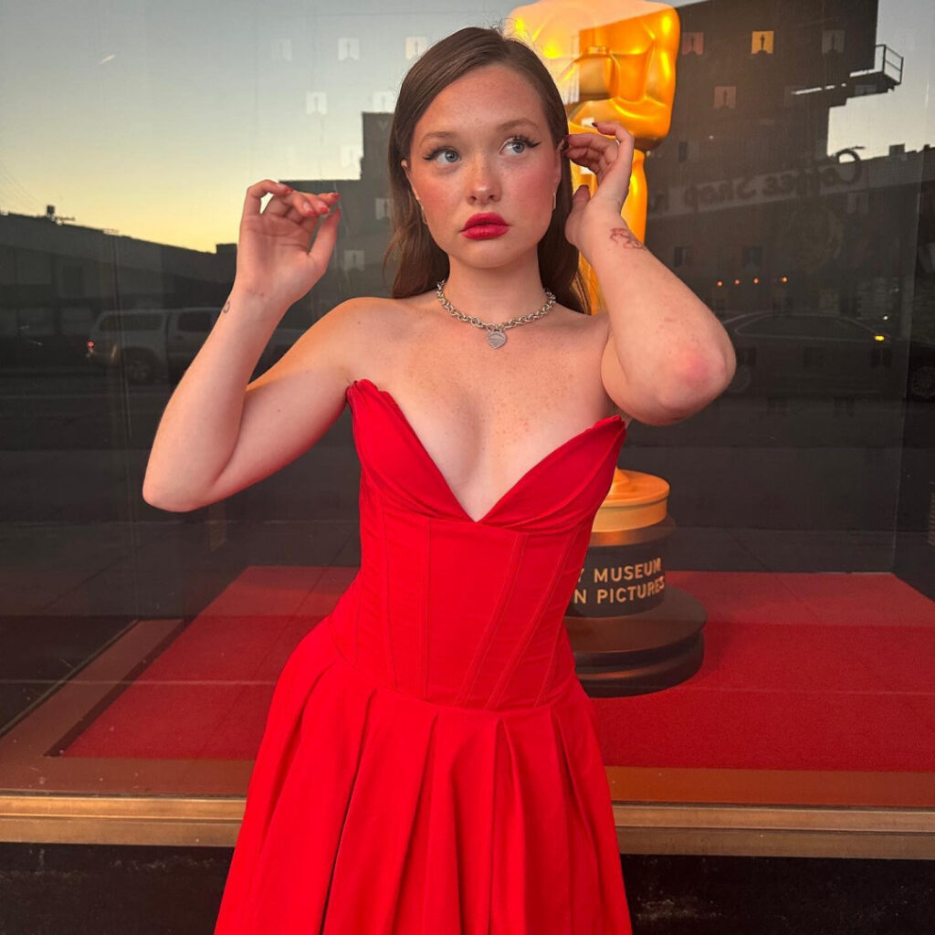 Celeb – Zoe Colletti – Nude