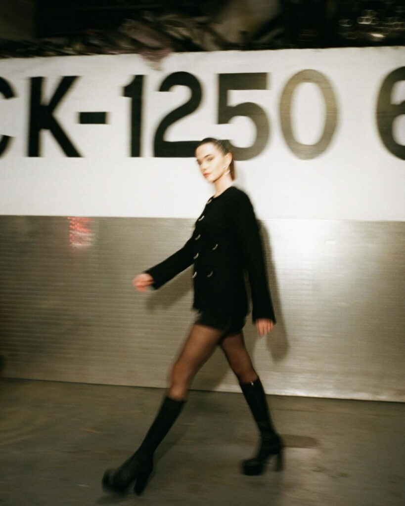 Celeb – Zoey Deutch – Nude