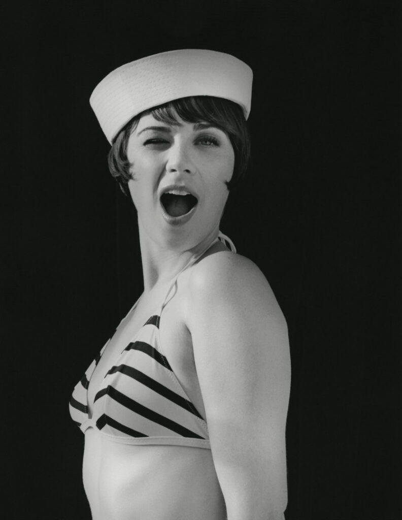 Celeb – Zooey Deschanel – Nude