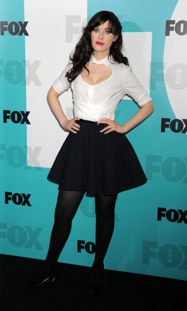 Celeb – Zooey Deschanel – Nude