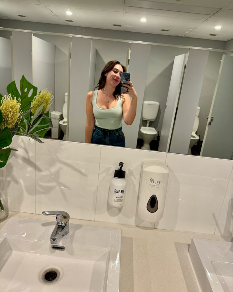 Instagram – Abby boom / abbyboomofficial – Nude