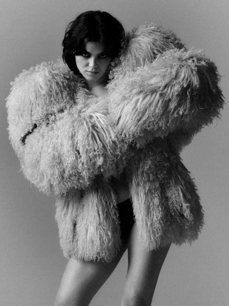 Celeb – Abigail Morris | The Last Dinner Party – Nude