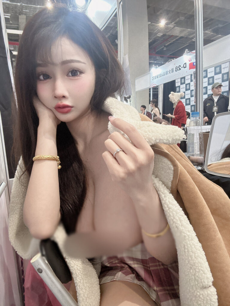 OnlyFans – Instagram – ai_fei9961 / Ai Fei / 艾妃 小獅子 – Nude Leaks