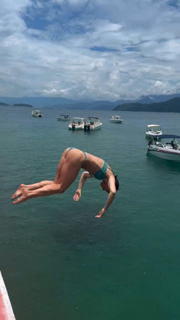 Brazil – Celeb – Alice Wegmann – Nude Leaks