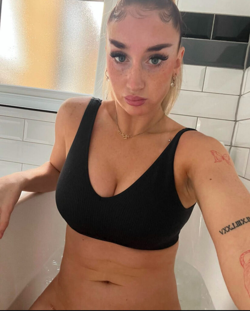 Instagram – Alicia.scholesx – Nude Leaks