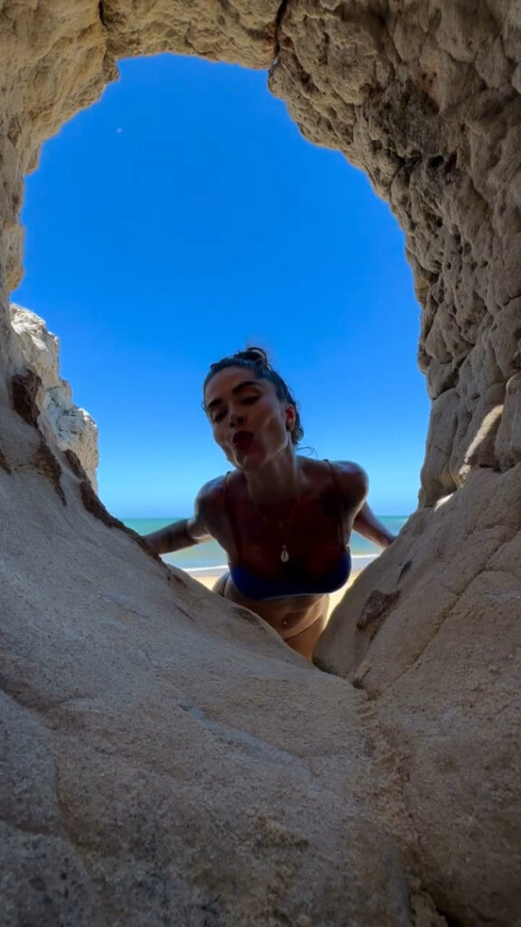 Brazil – Celeb – Aline Riscado – Nude Leaks