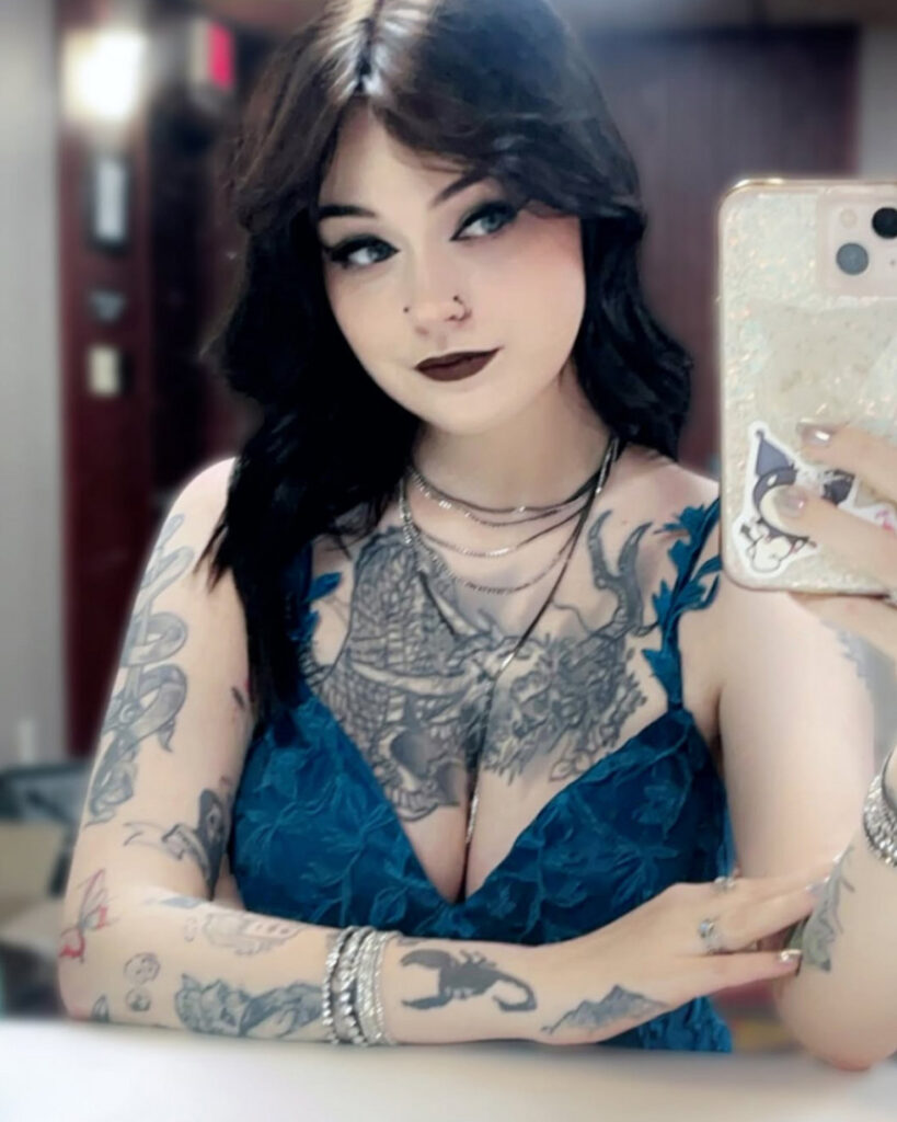 TikTok – Alleykat – Nude