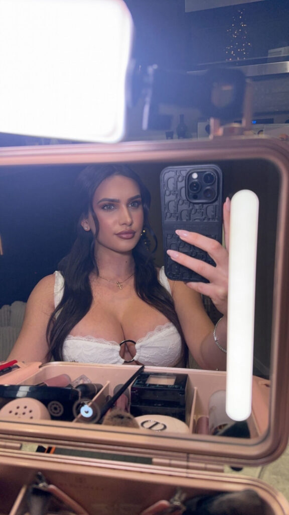 Instagram – Allure By Ana – Nude