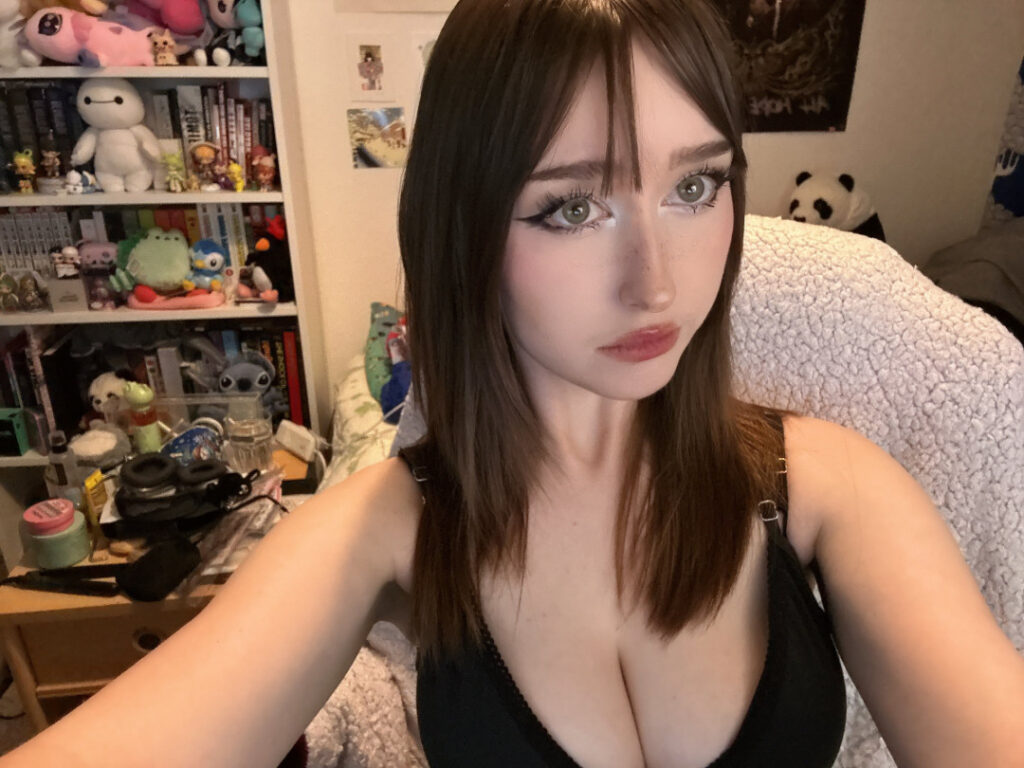 Twitch – Allykitti / crywink_ – Nude