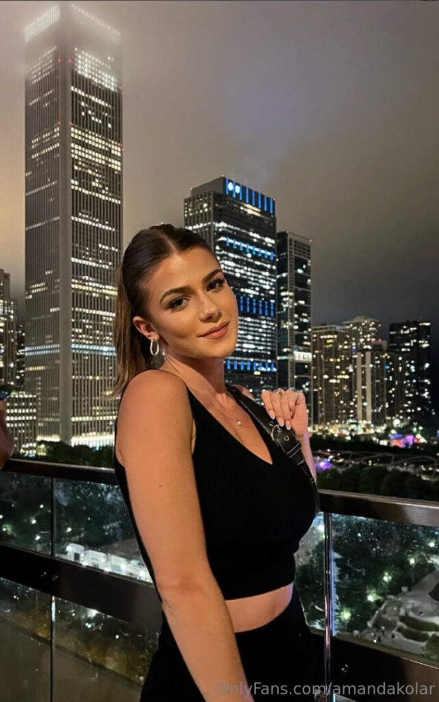 TikTok – Instagram – Amanda Kolar – Nude
