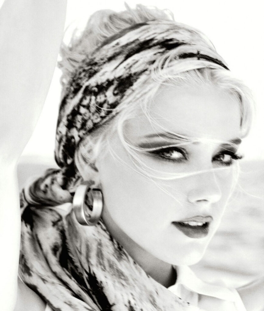 Celeb – Amber Heard – Nude