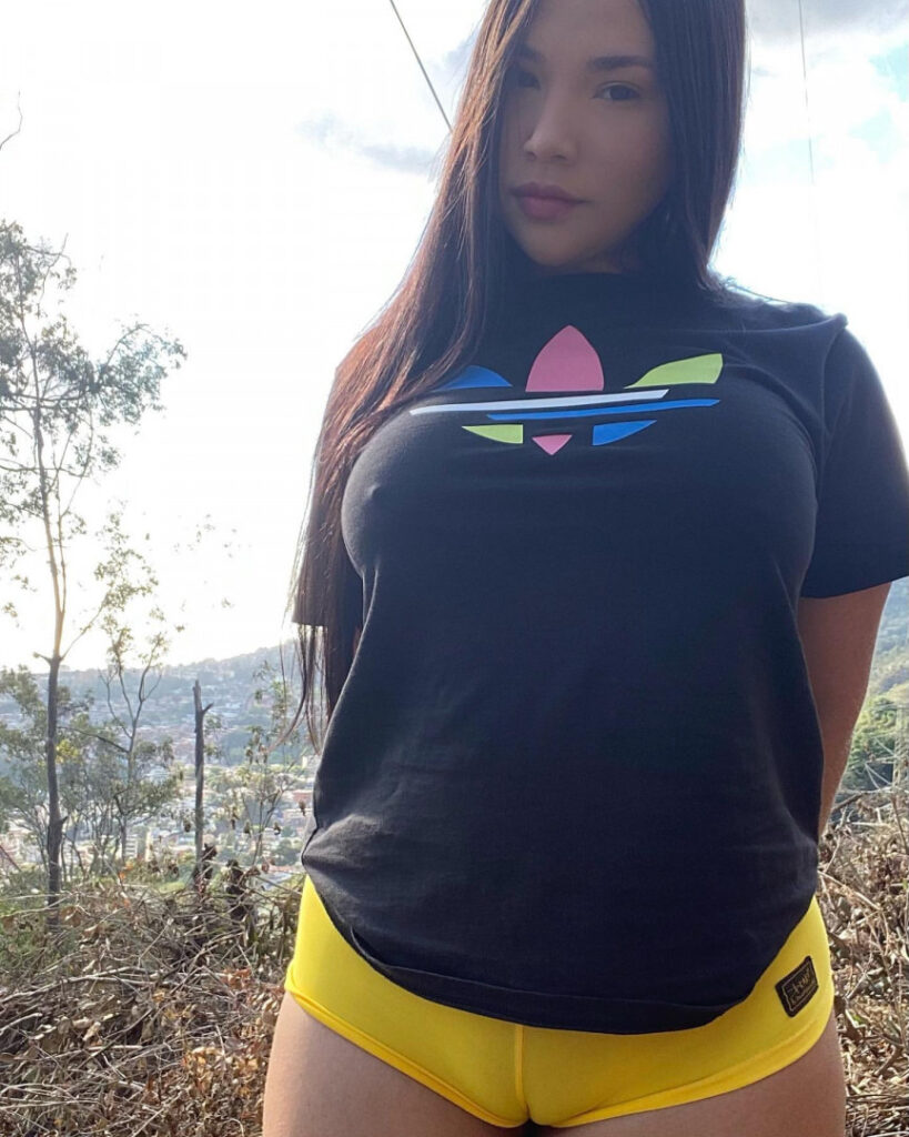 OnlyFans – T H I C C – Latina – Andreina Rojas / China Rojas – Nude Leaks