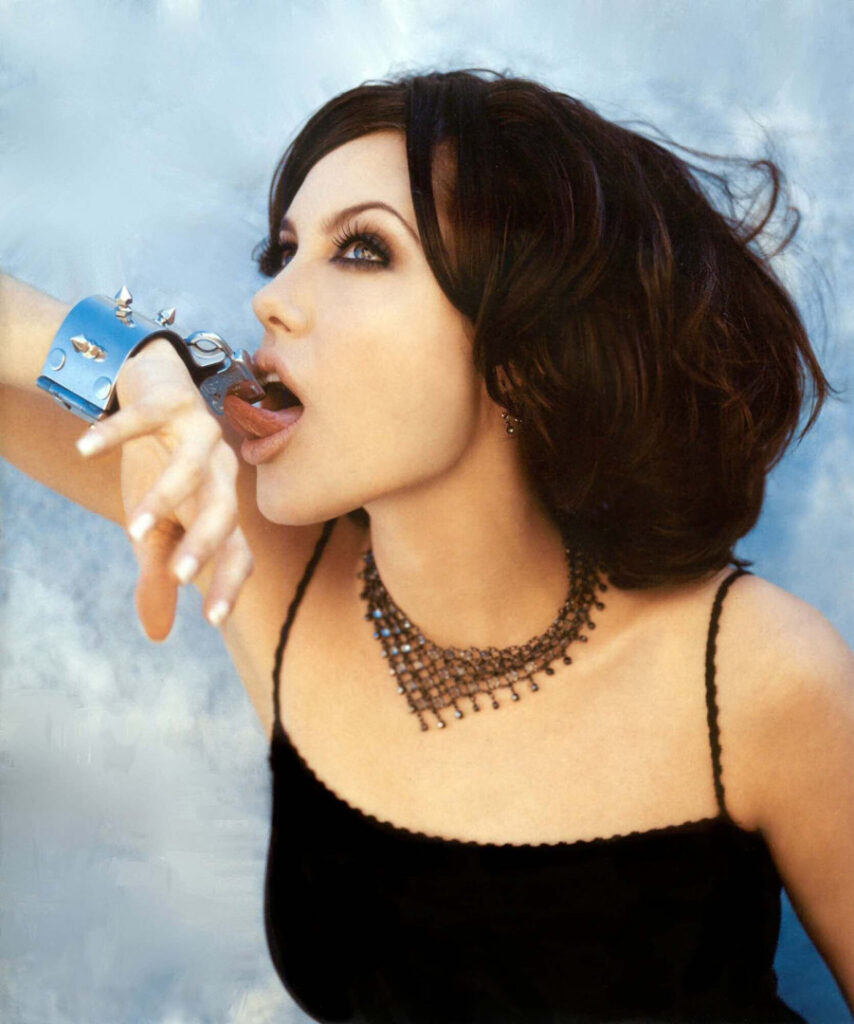 Celeb – MILF – Angelina Jolie – Nude