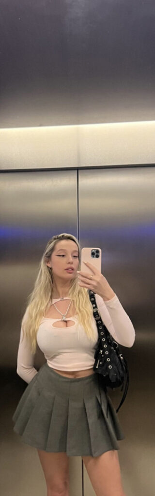 Instagram – Anisimova Anastasia / anisimovaanastasia – Nude Leaks