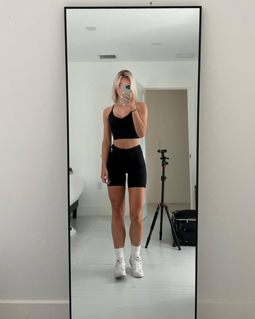 TikTok – Annabel Lucinda – Nude