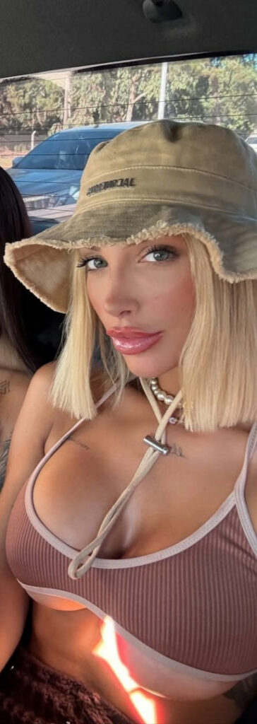 Instagram – Latina – Antonella Mantovano – Nude