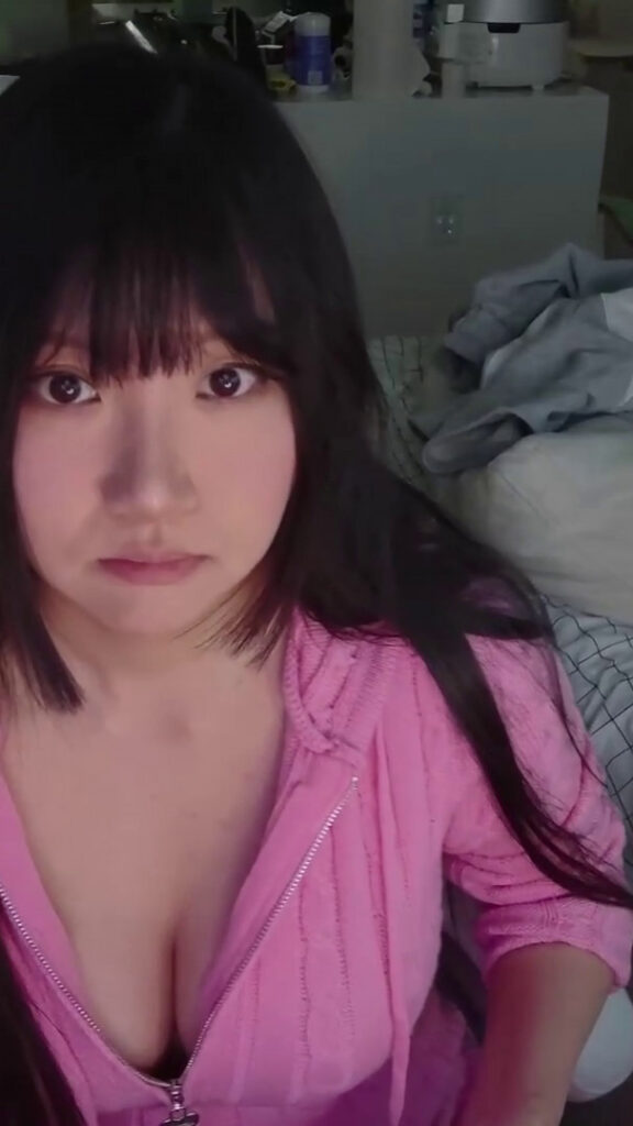 Twitch – Asian – AriaSaki – Nude