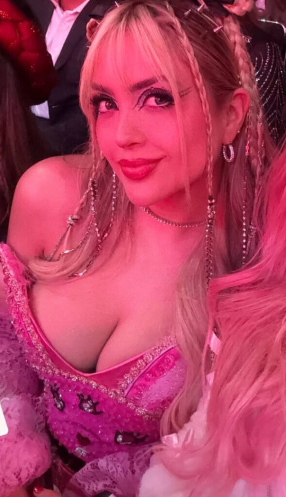 Twitch – AriGameplays – Nude