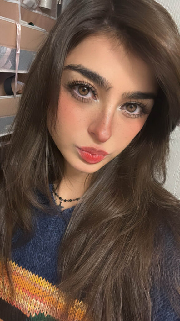 Twitch – Petite – ARUUU – Nude