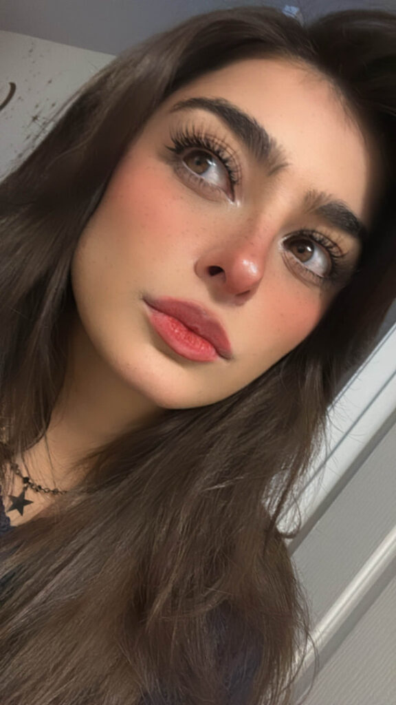 Twitch – Petite – ARUUU – Nude