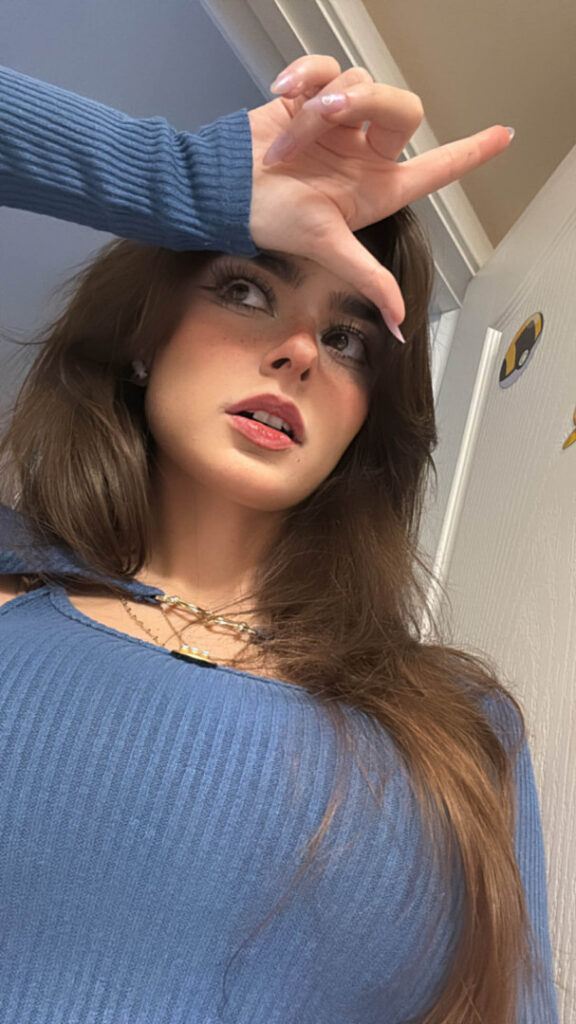 Twitch – Petite – ARUUU – Nude