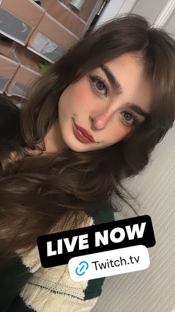 Twitch – Petite – ARUUU – Nude