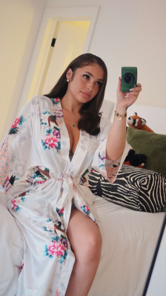 Instagram – Ash Kash – Nude