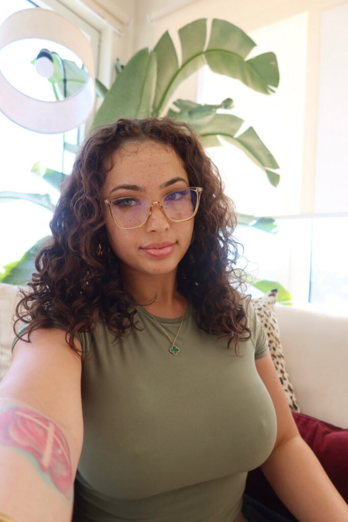 Instagram – Ash Kash – Nude