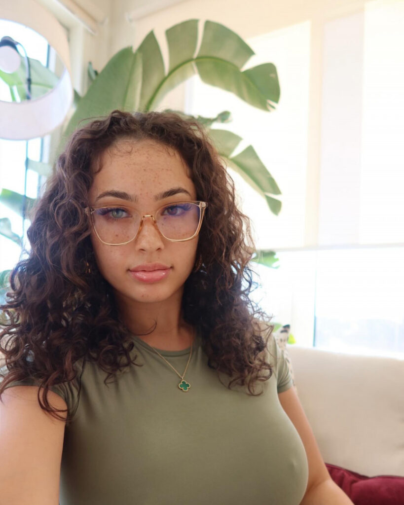 Instagram – Ash Kash – Nude