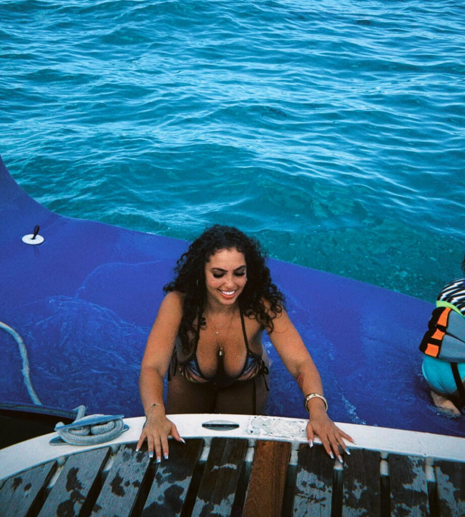 Instagram – Ash Kash – Nude