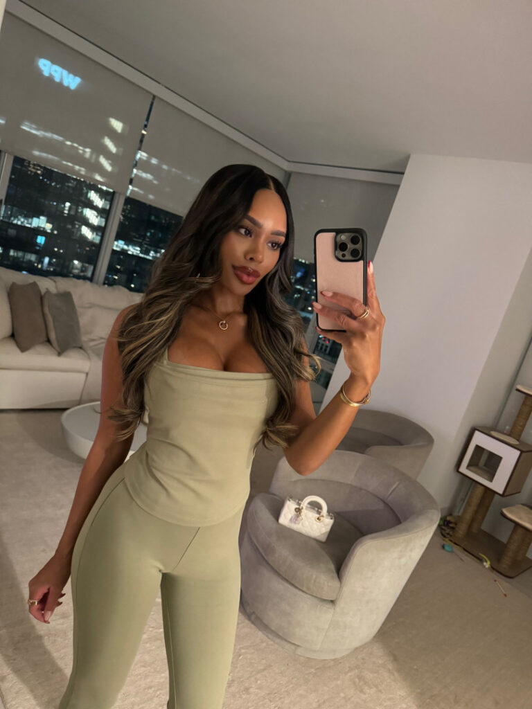 OnlyFans – Ebony – Aubree Rene – Nude