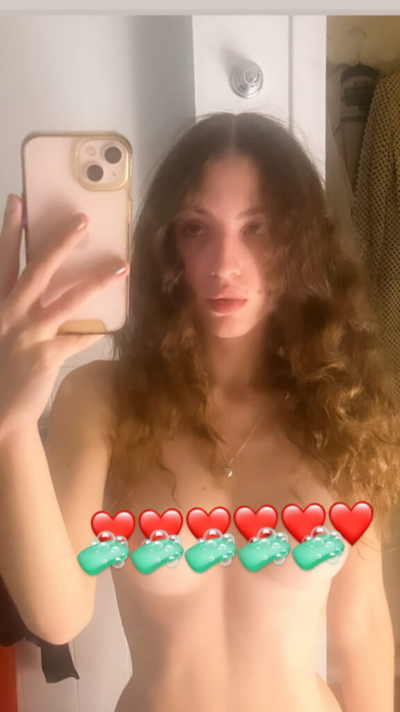 Instagram – Ava Pearlman – Nude