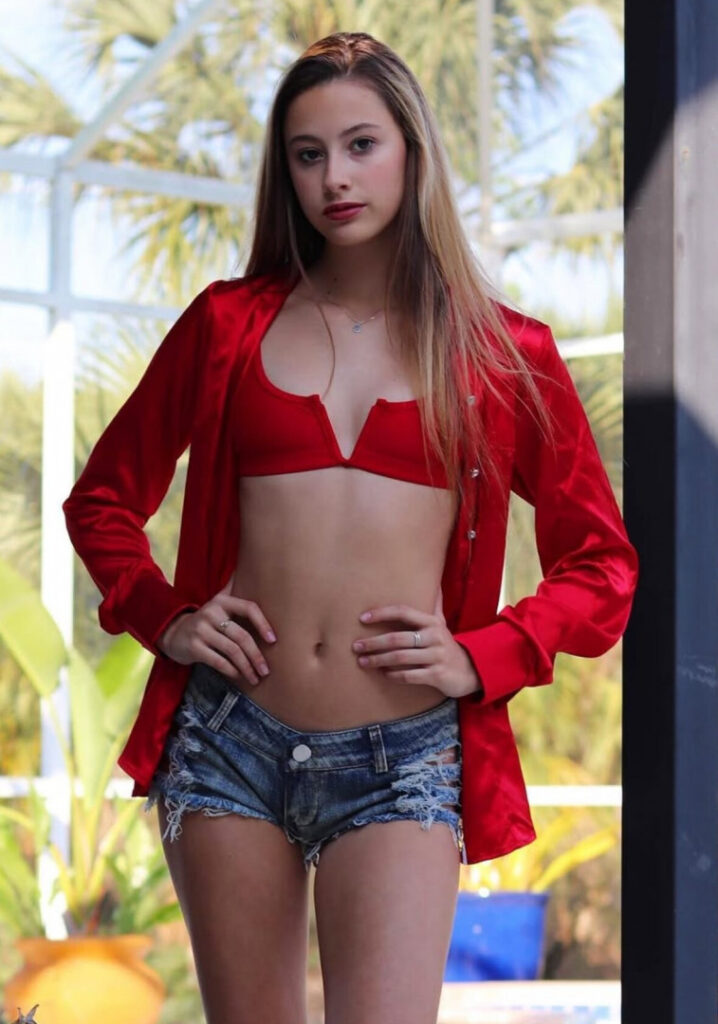 TikTok – Instagram – Teen – Avaryana Rose – Nude