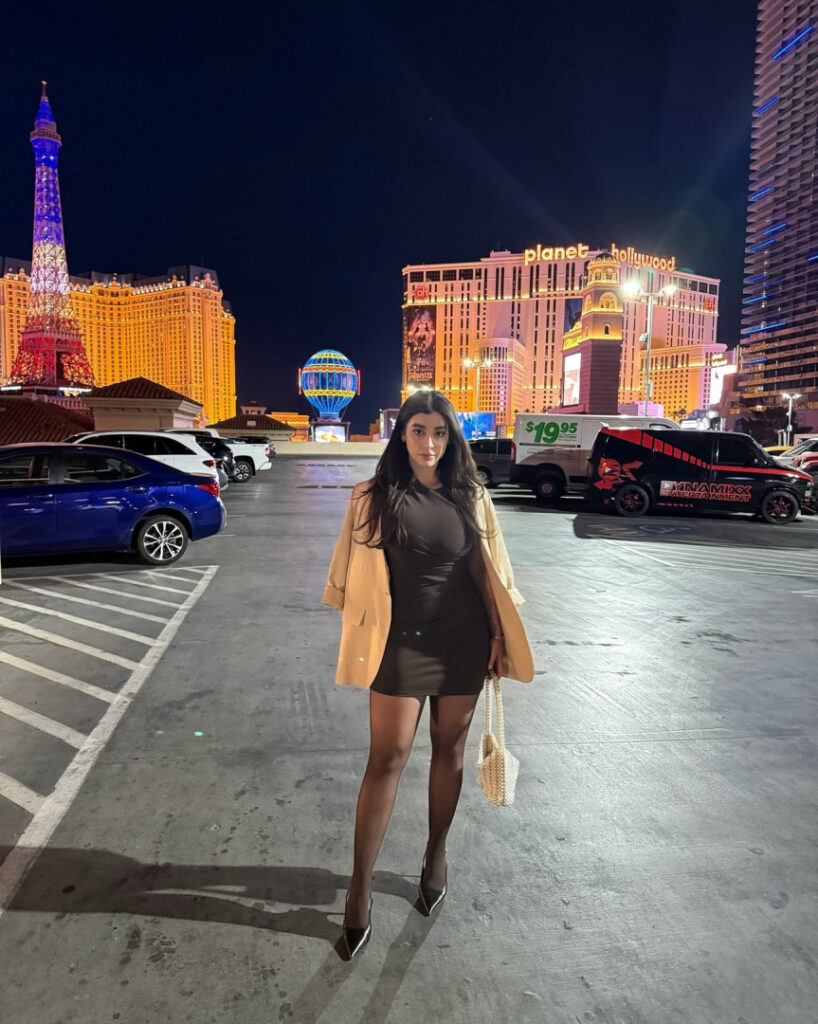 Twitch – Instagram – T H I C C – ayaat / ayaattt – hall of tech girl – Nude