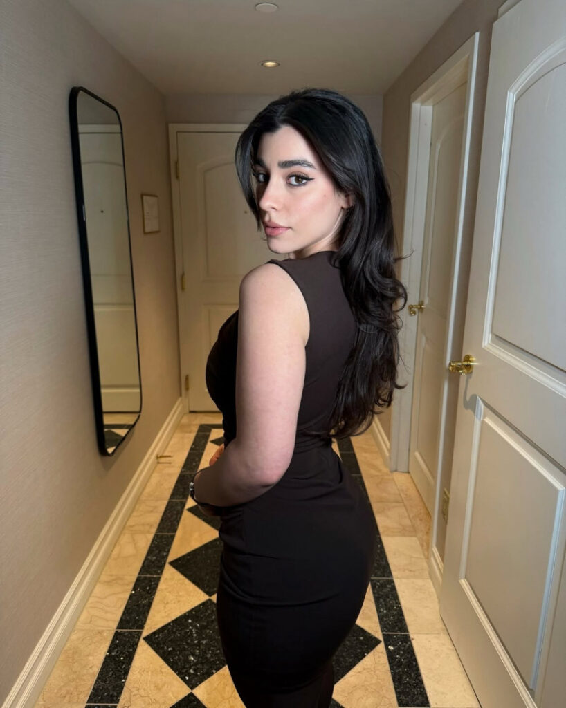 Twitch – Instagram – T H I C C – ayaat / ayaattt – hall of tech girl – Nude