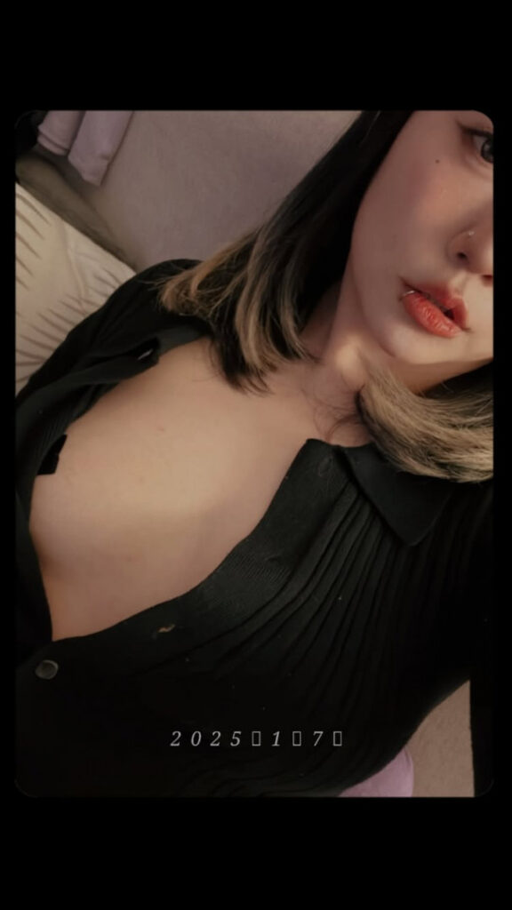 Twitch – babyhsu888 – Nude