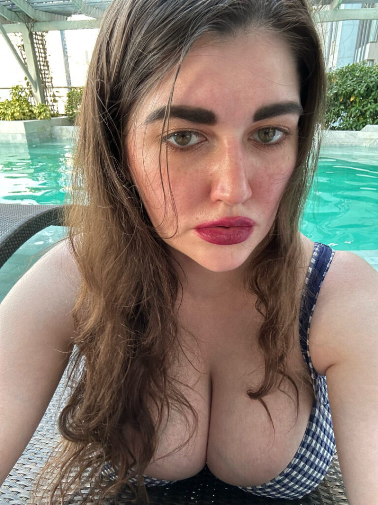 Instagram – Bailey Moon / greatvaluenancywheeler – Nude