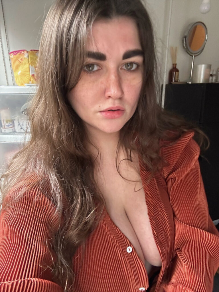 Instagram – Bailey Moon / greatvaluenancywheeler – Nude