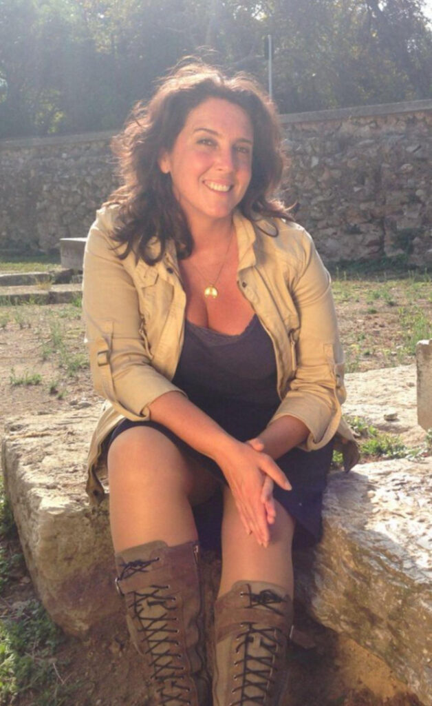 Celeb – T H I C C – MILF – Bettany Hughes – Nude Leaks