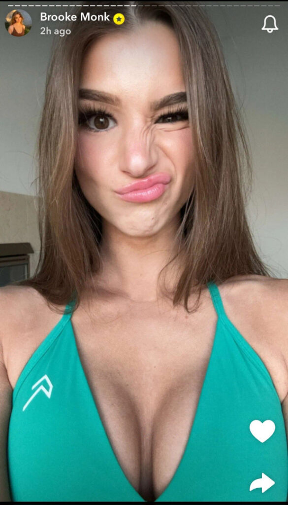 TikTok – Brooke Monk – Nude