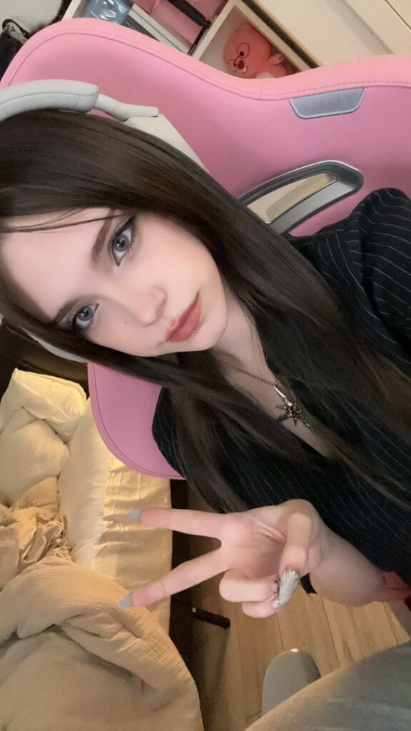 Instagram – Ko-fi – BunnyGirlBree – Nude