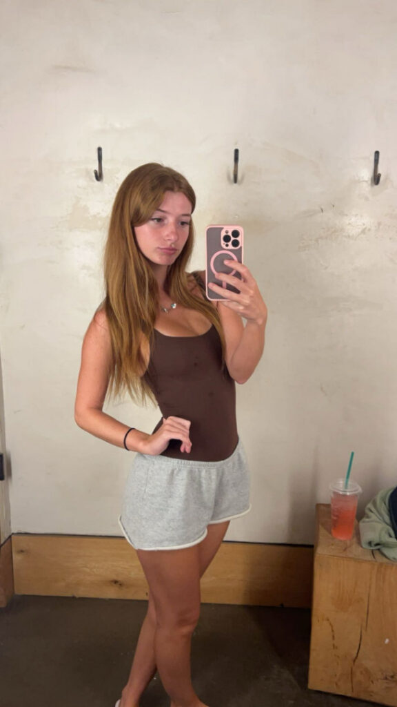 Instagram – Fanfix – Snapchat – Carmela / carmmiee / carmmieecat – Nude Leaks