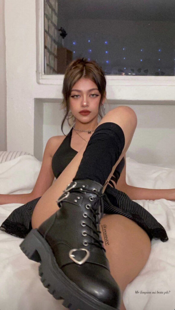 Instagram – Celeste.css – Nude